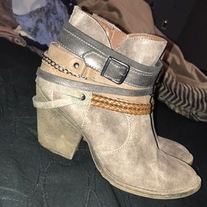 Boots, size 7, worn couple times